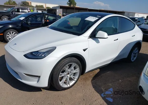 2021 Tesla Model Y Long Range Dual Motor All-Wheel Drive z USA, uszkodzony, nr VIN 5YJYGAEE0MF259460